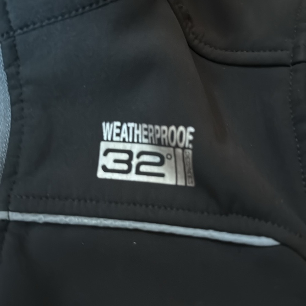 Size 4, 32* Weather coat. Light in weight with fleece lining. Great condition. - Picture 2 of 5